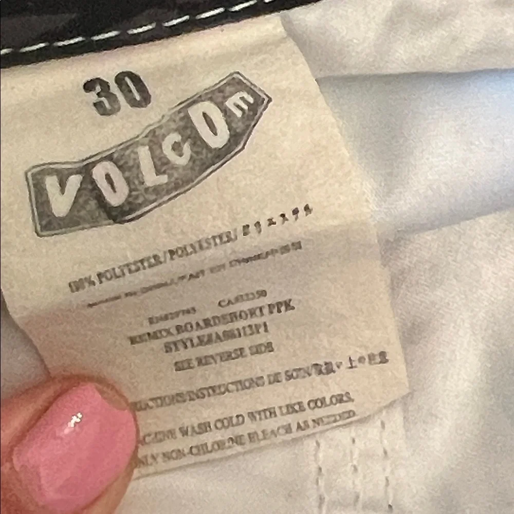 Volcom Men's White and Black Plaid Board Shorts